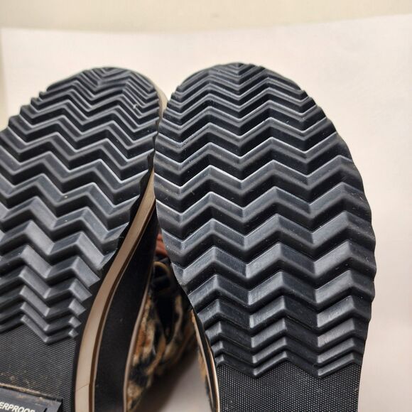 Sorel Tofino Winter Boots Waterproof Black Tan Chevron Womens Size 8 Faux Fur - Picture 10 of 12